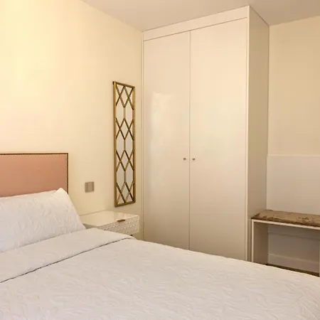 La Quinta Apartment *